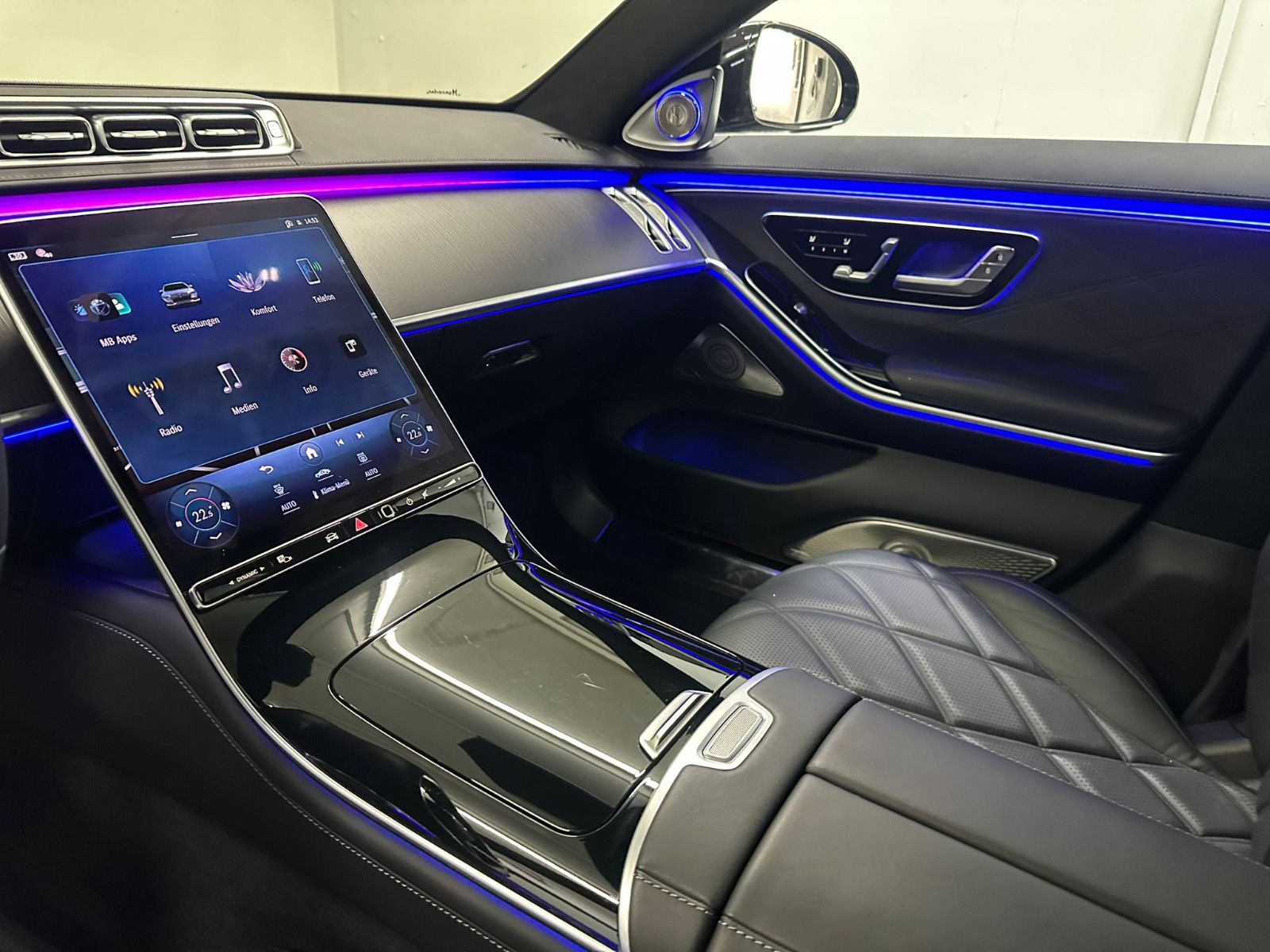 Fahrzeugabbildung Mercedes-Benz S 680 Maybach 4 matic *PANO*BURMESTER 4D*