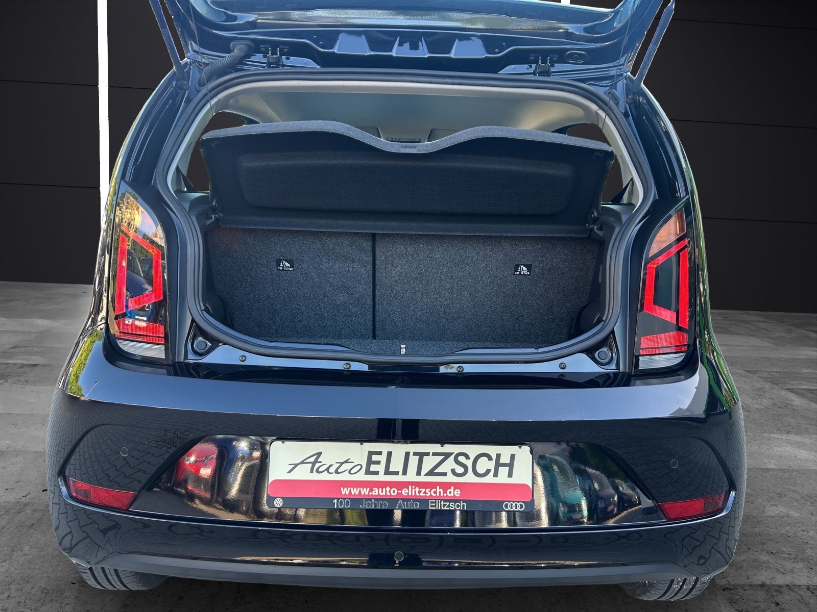 Fahrzeugabbildung Volkswagen up! Klima SHZ GRA RFK maps+more