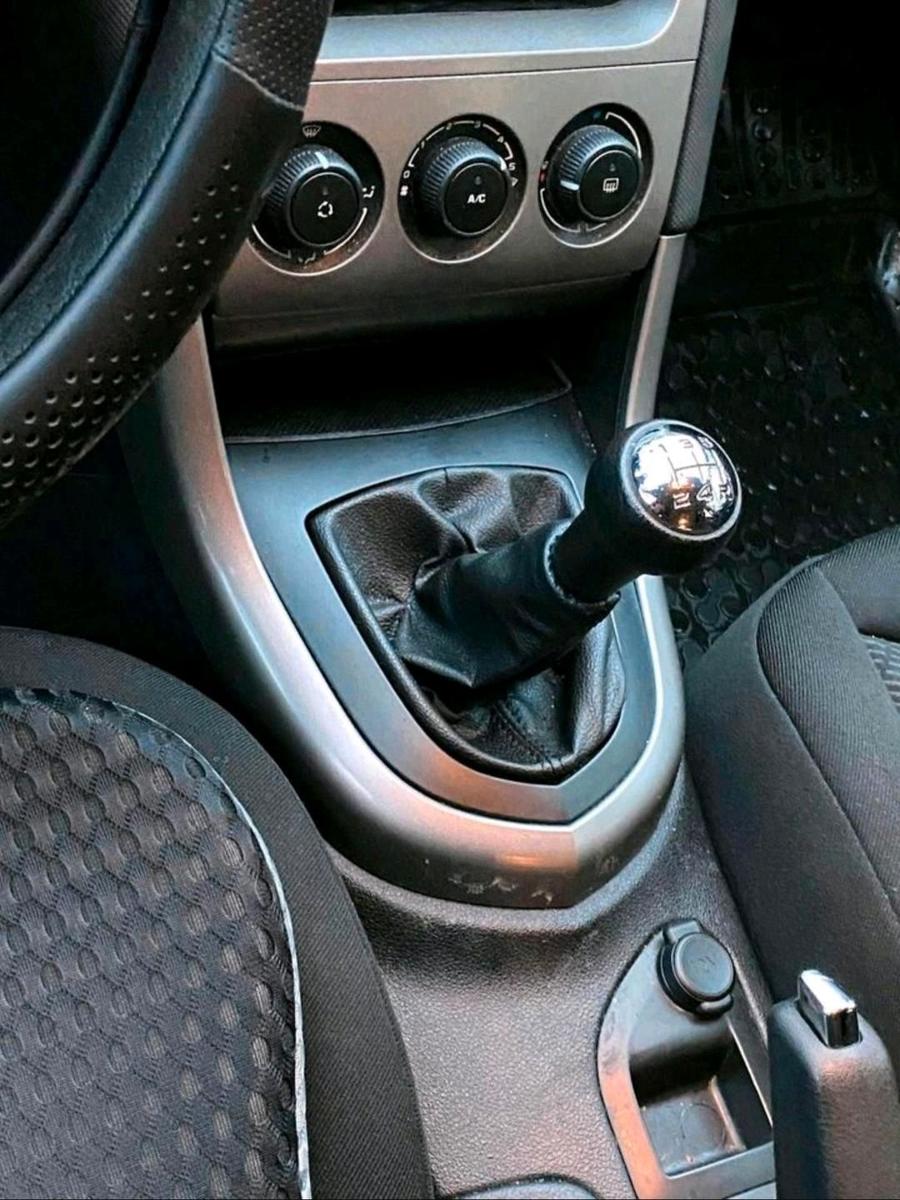 Peugeot 308 2012 — photo 9