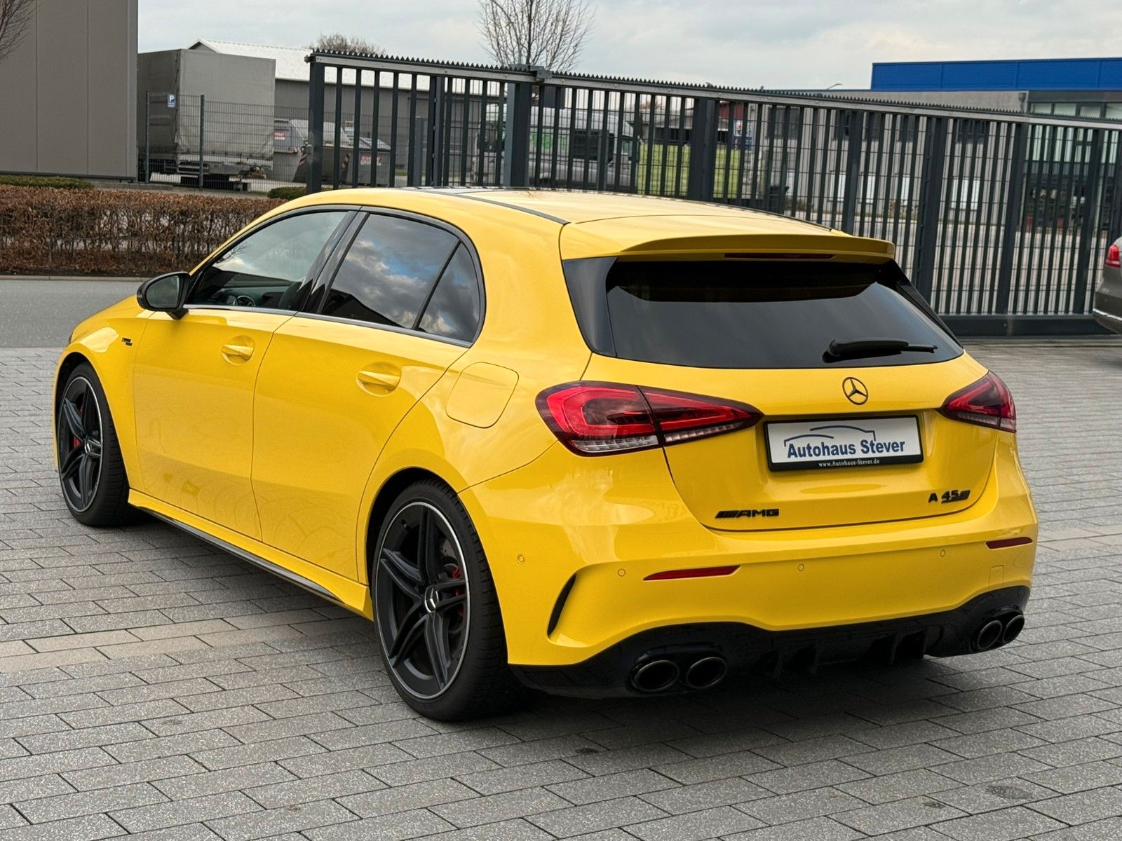 Fahrzeugabbildung Mercedes-Benz A 45 AMG Sonderausstattung: AMG Performance Sit