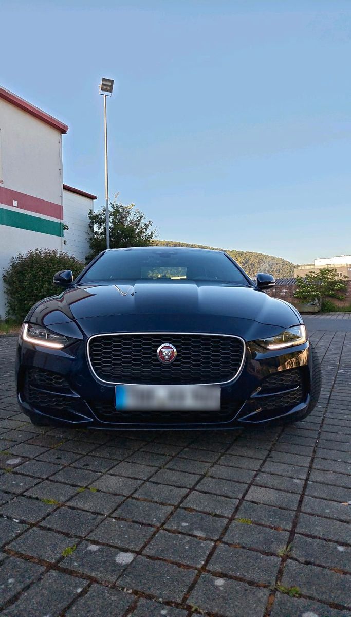 JAGUAR XE