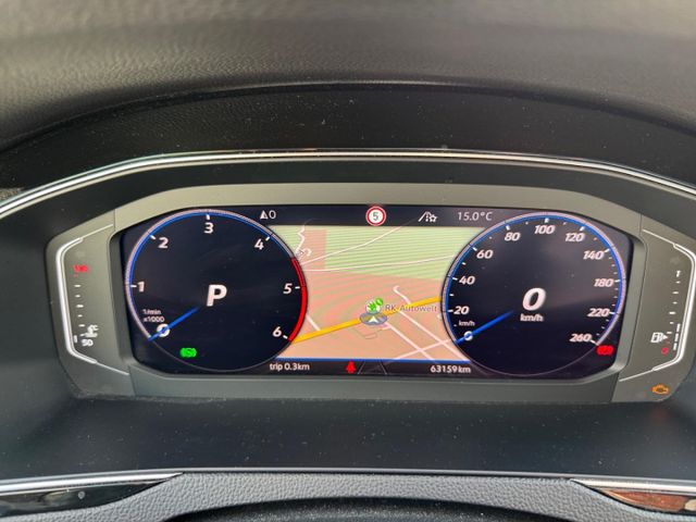 Passat Elegance 4Motion 2.0 TDI AHK Head-Up Lede