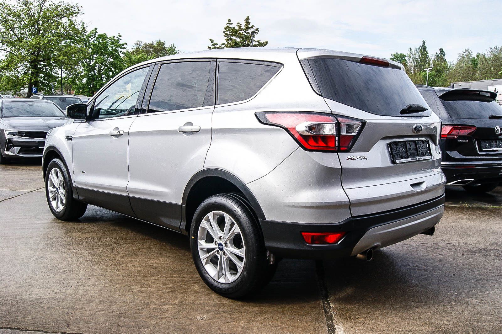 Fahrzeugabbildung Ford Kuga 1.5 Aut Titanium XENON NAVIGATION PDC 1HAND