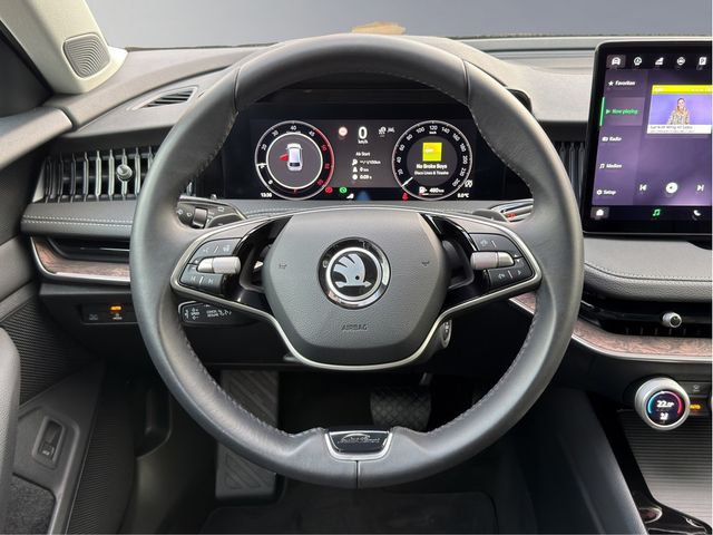 Superb Combi 2.0 TDI L&K DSG HUD PANO MATRIX-LED