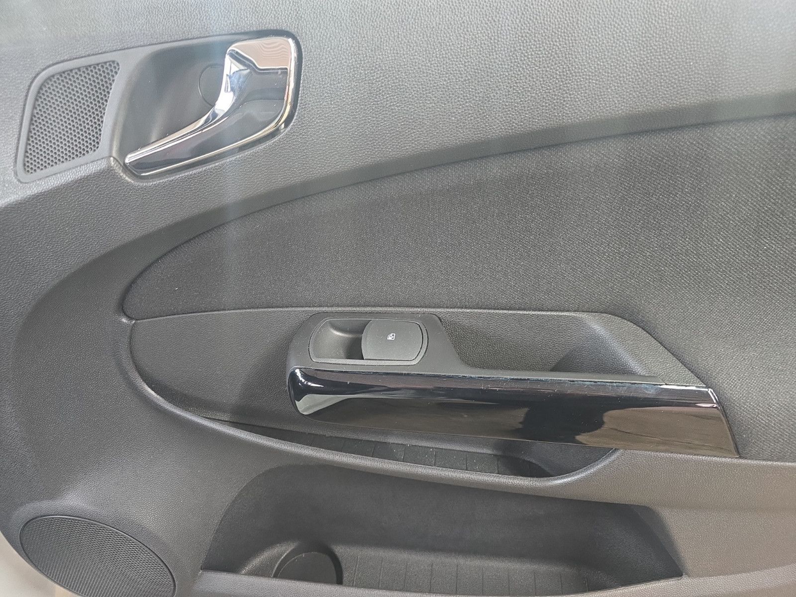 Fahrzeugabbildung Opel Corsa D Color Edition