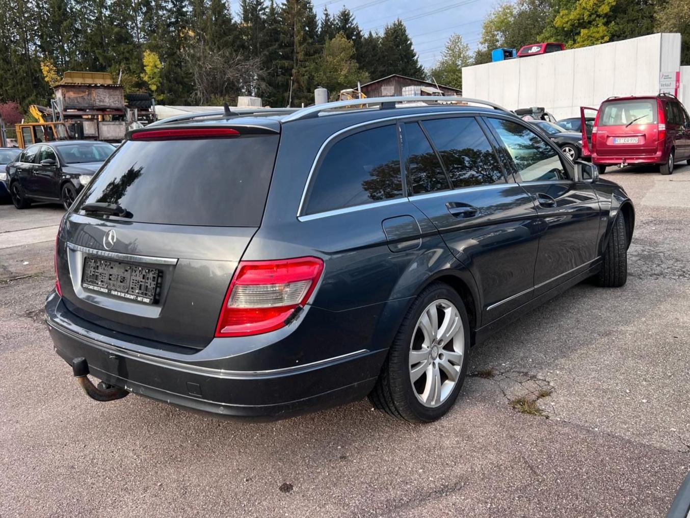 Mercedes-Benz C200 2010 — engine 2.143 cm³, 136 HP (100kW)