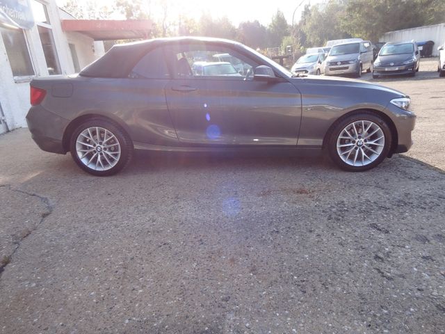 Fahrzeugabbildung BMW 218i Cabrio/Sport-Line/1.Hd/64TKM/SitzH/PDC/