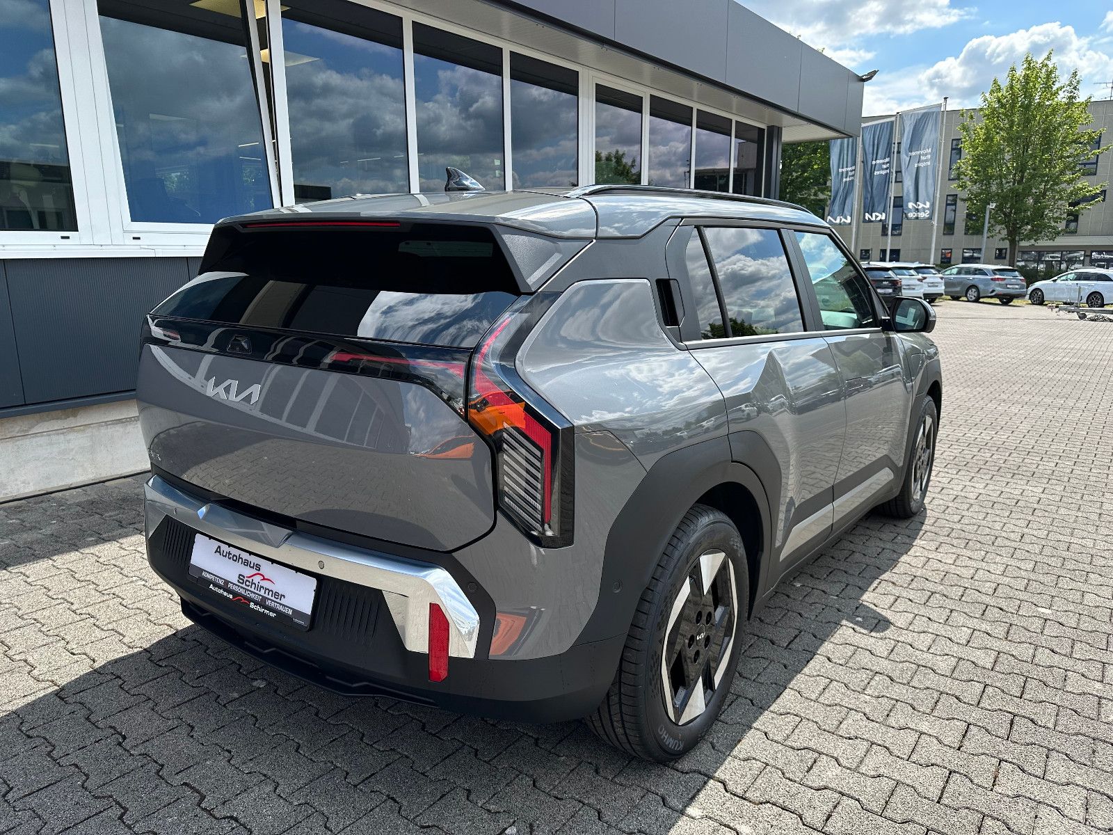 Fahrzeugabbildung Kia EV3 81.4 EARTH WIC UPG DWP