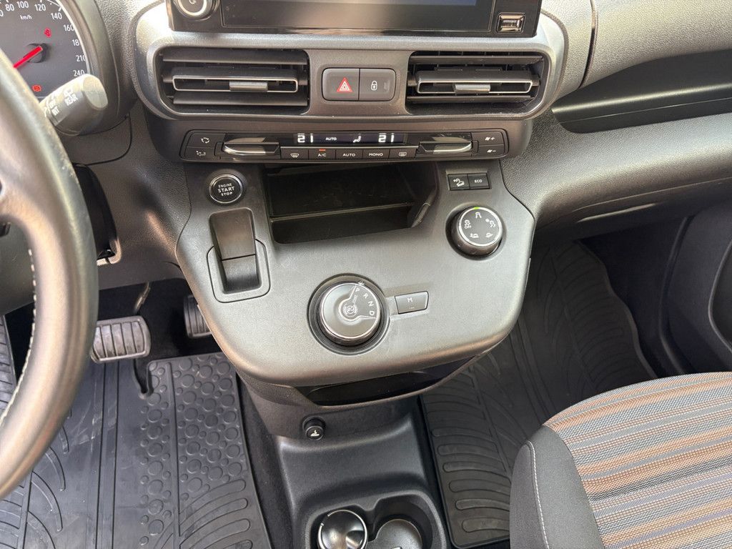 Fahrzeugabbildung Opel Combo Life E 1.5 Innovation