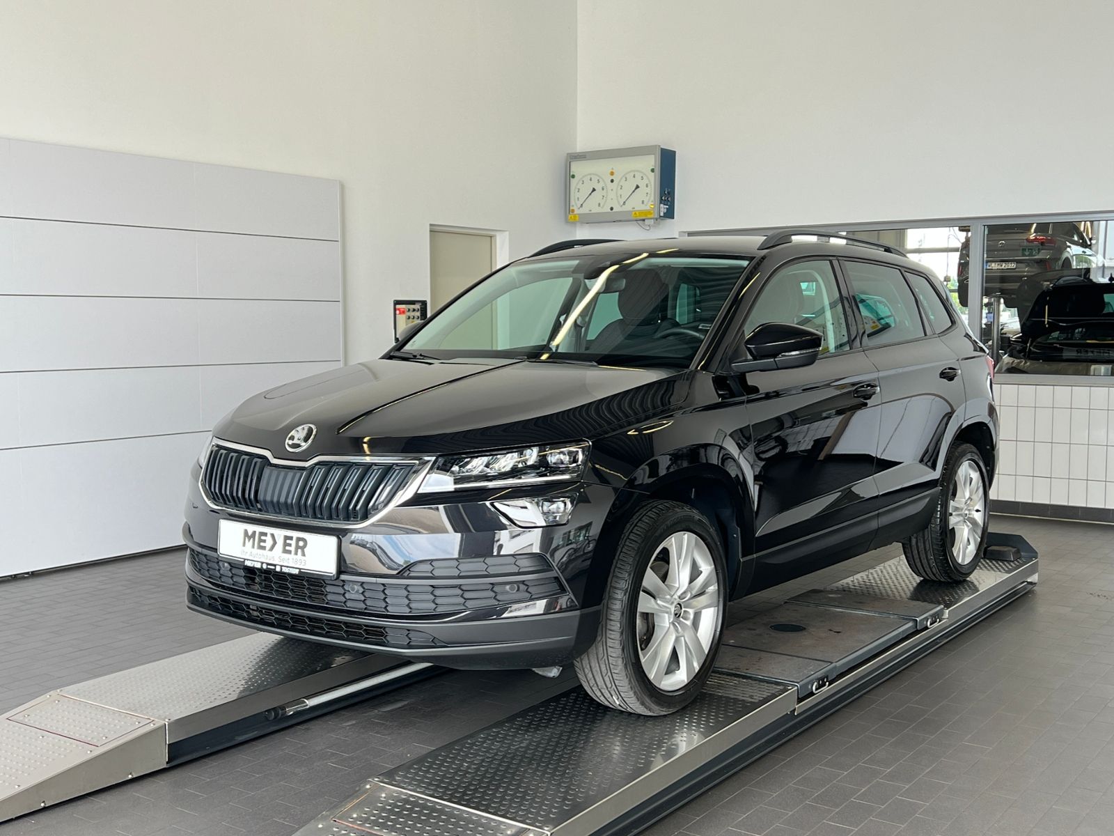 Fahrzeugabbildung SKODA Karoq Style 2.0 TDI DSG *AHK,LED,Navi,Kamera,18'