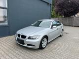 BMW 320d Lim. E90 LEDER*SHZ*MFL*NAVI*KLIMA... - BMW 320 aus 2006: 320d