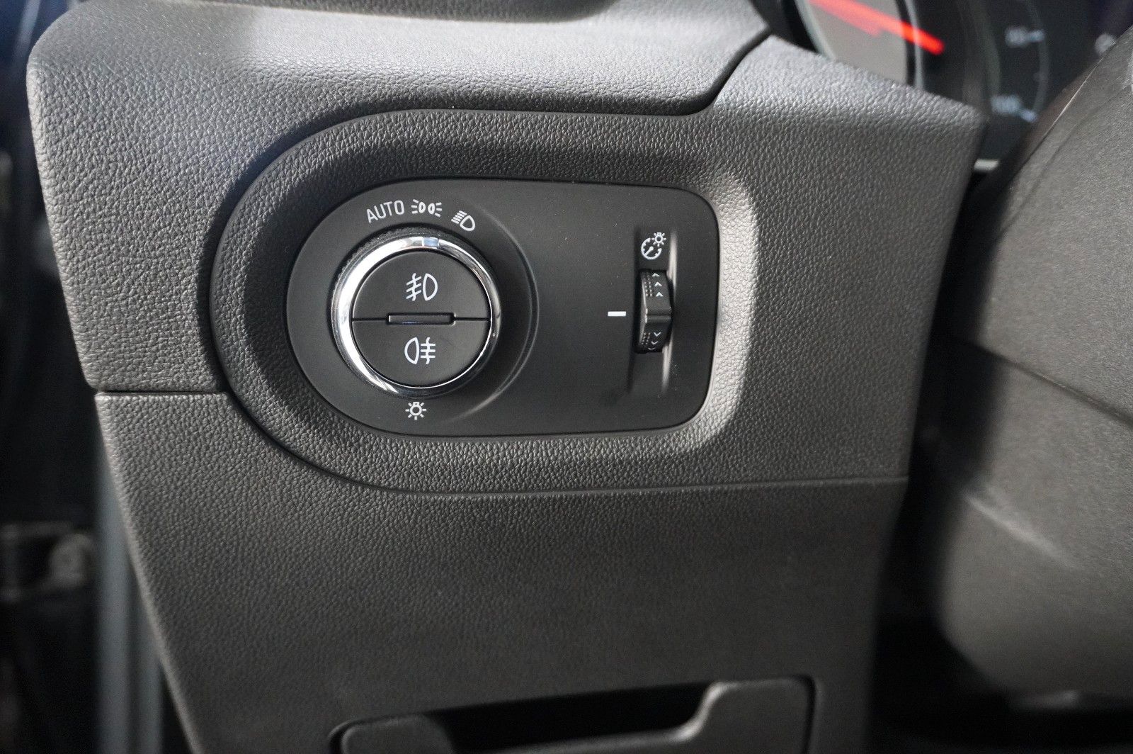 Fahrzeugabbildung Opel Grandland (X) 1.6 PHEV ULTIMATE NAVI/LED/360°/SH