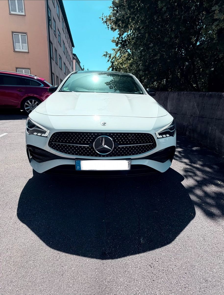 MERCEDES-BENZ CLA 250e SB AMG Premium Pano AHK Keyless LED 18"