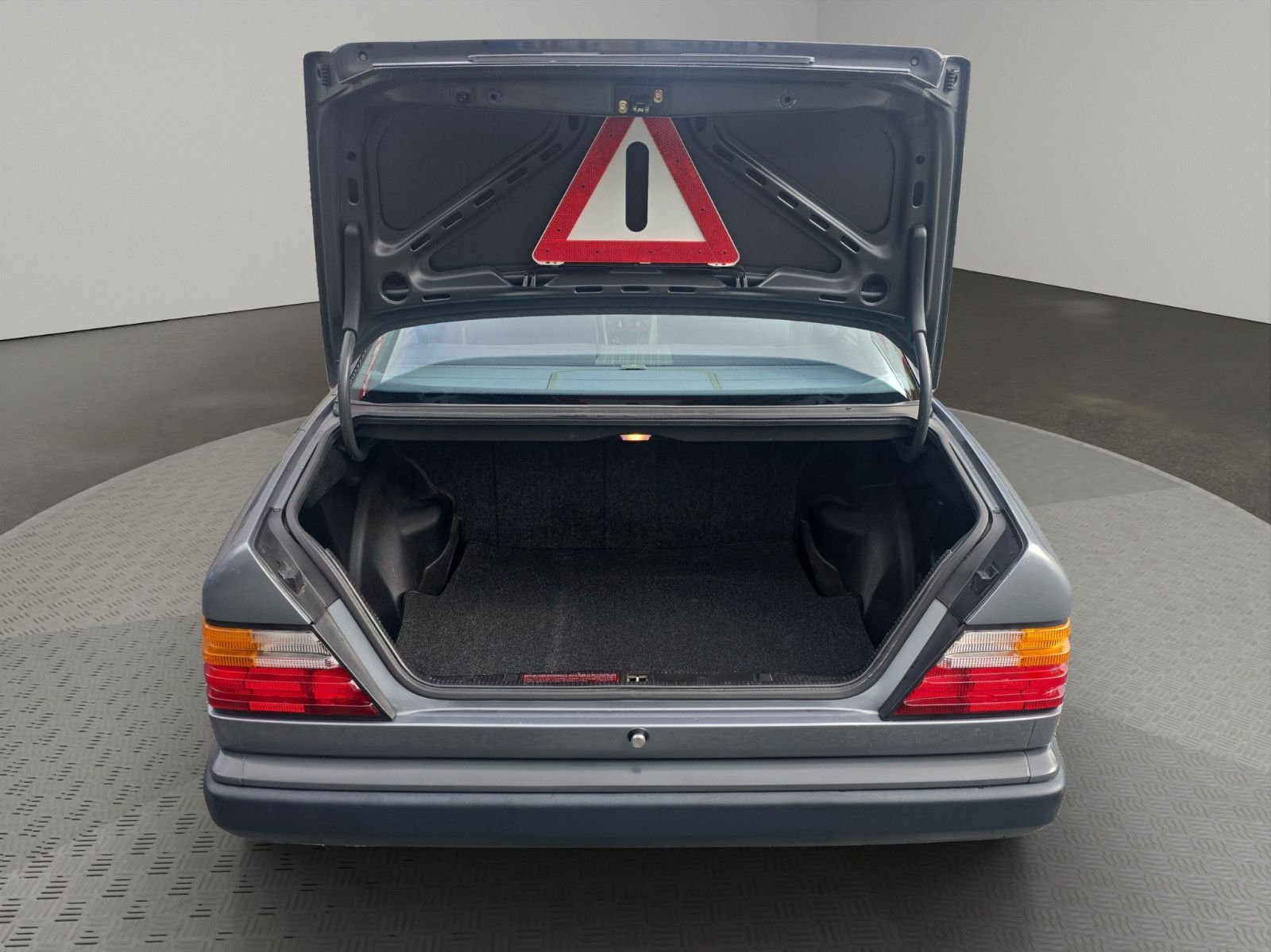 Fahrzeugabbildung Mercedes-Benz Automatik H Zulassung Nur 9 Tsd KM 1 A Zustand