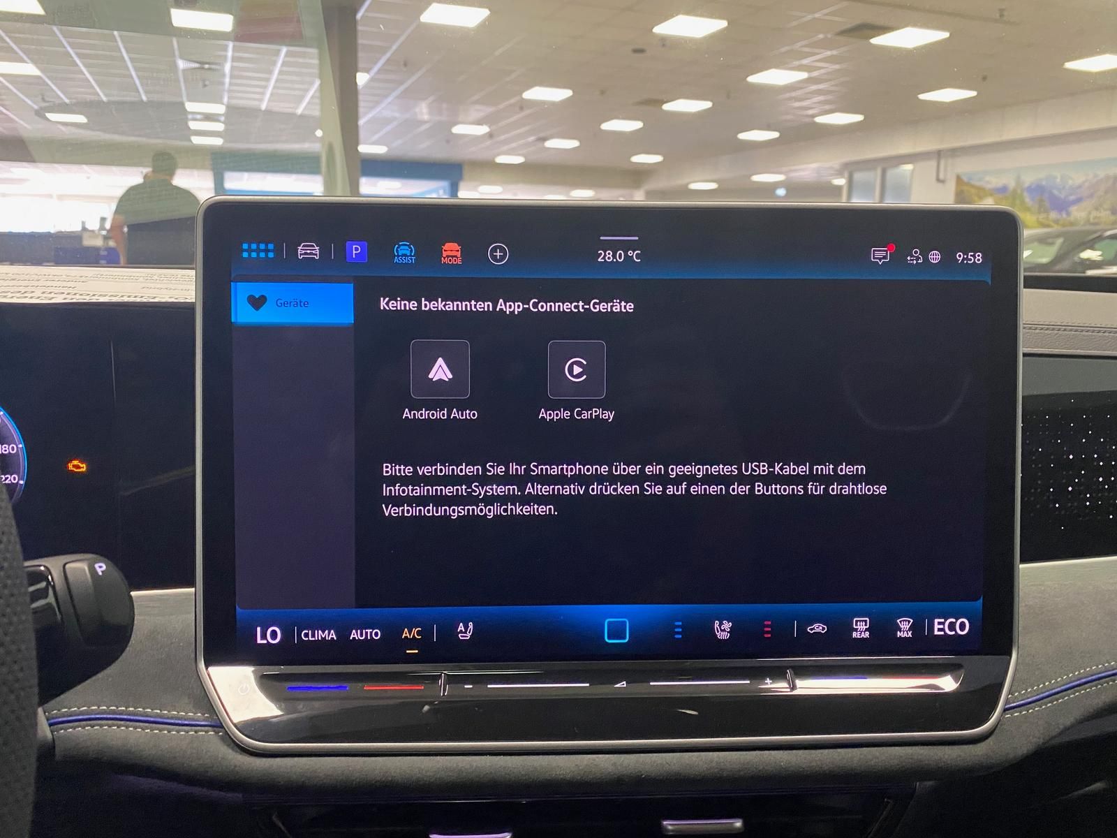Fahrzeugabbildung Volkswagen Passat Variant 1.5 TSI eHybrid DCC R-Line