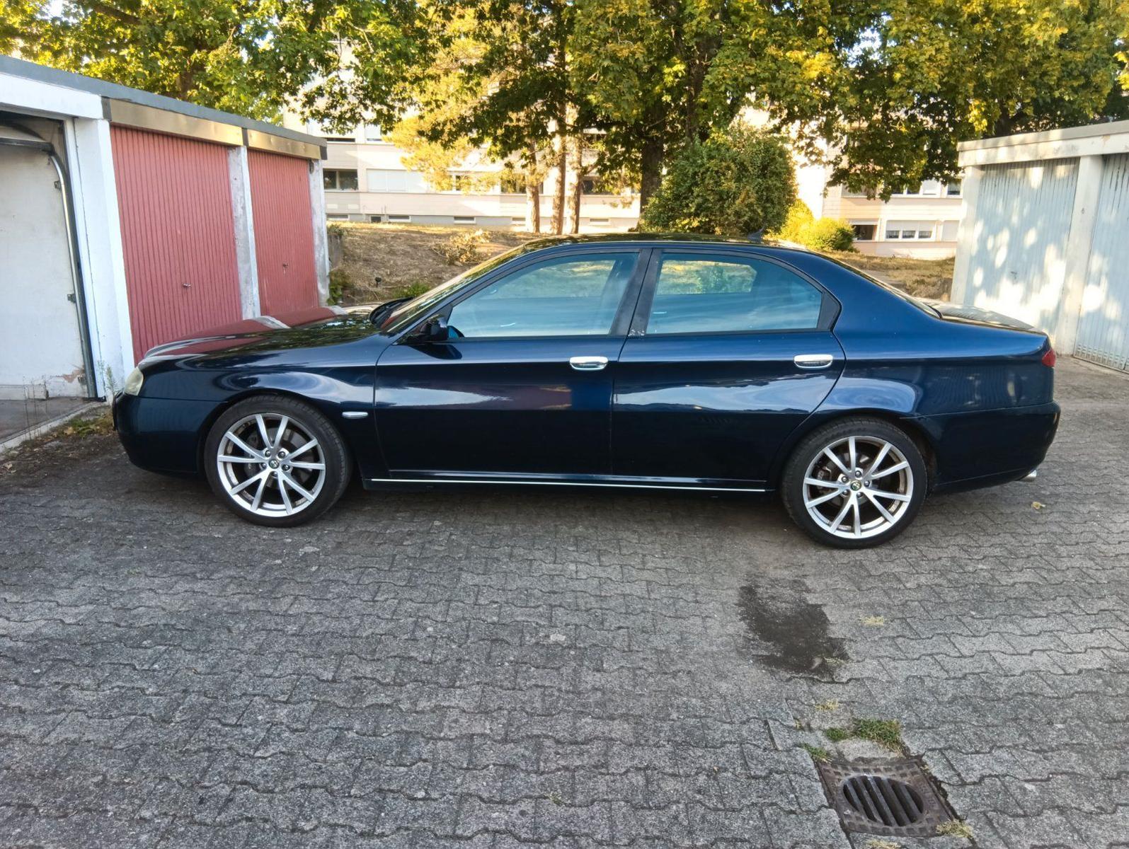 Alfa Romeo 166
