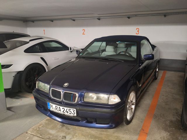 BMW 320i Cabrio Exklusiv Edition