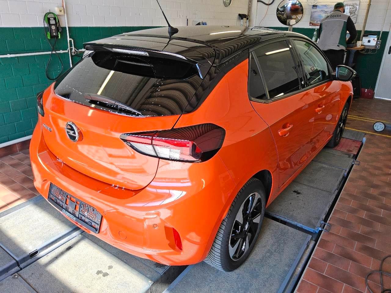 Fahrzeugabbildung Opel Corsa-e F EDITION 7KW NAVI/LED/KAMERA/VIRT/DAB+