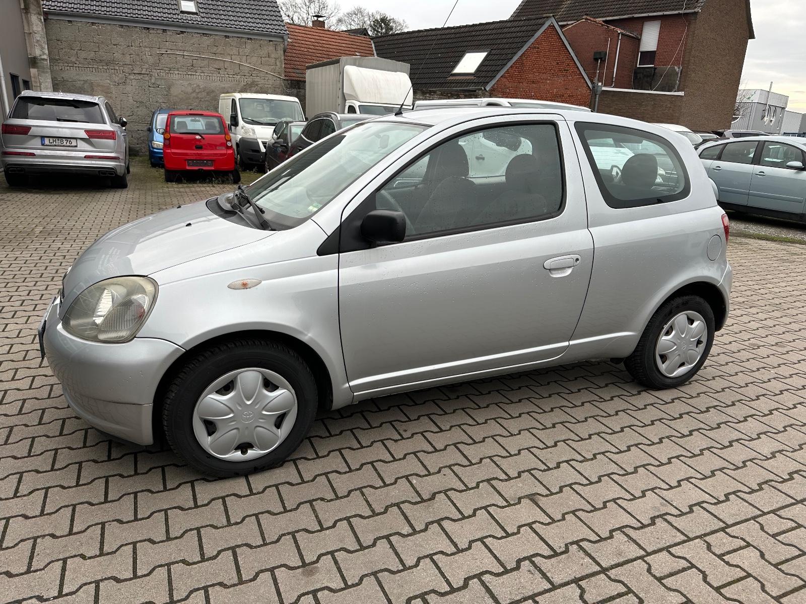 Toyota Yaris 1.0 HU 04/2027 1.Hand