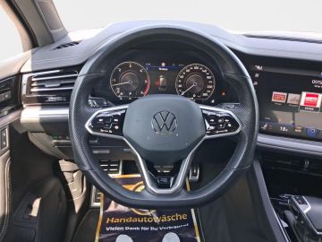 Volkswagen Touareg - 12