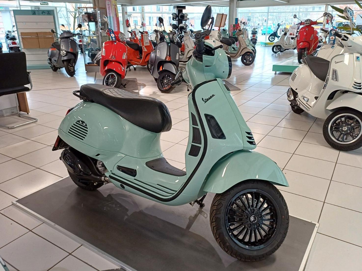 Vespa GTS 310 Black-Design *Bitubo*SIP*4J Garantie*