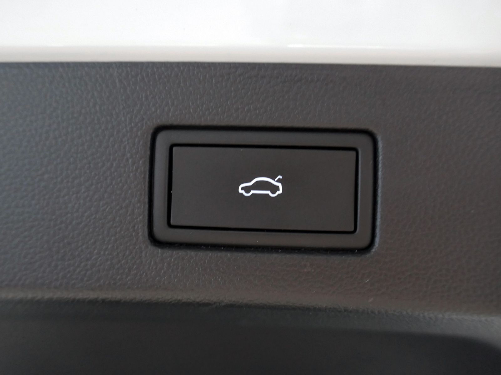 Fahrzeugabbildung Volkswagen Arteon SB R-Line 1.4 eHybrid DSG | LED AHK RFK