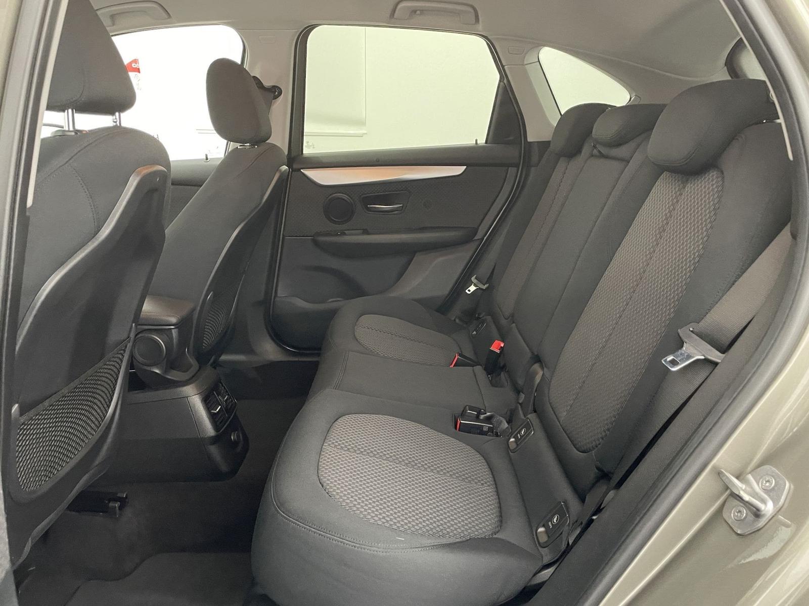 BMW 220i Active Tourer Advantage Tempomat AHK schw.