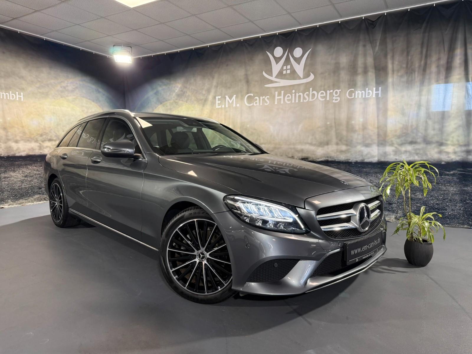 Mercedes-Benz C 200 Avantgarde WIDESCREEN. LED T.Leder CARPLAY