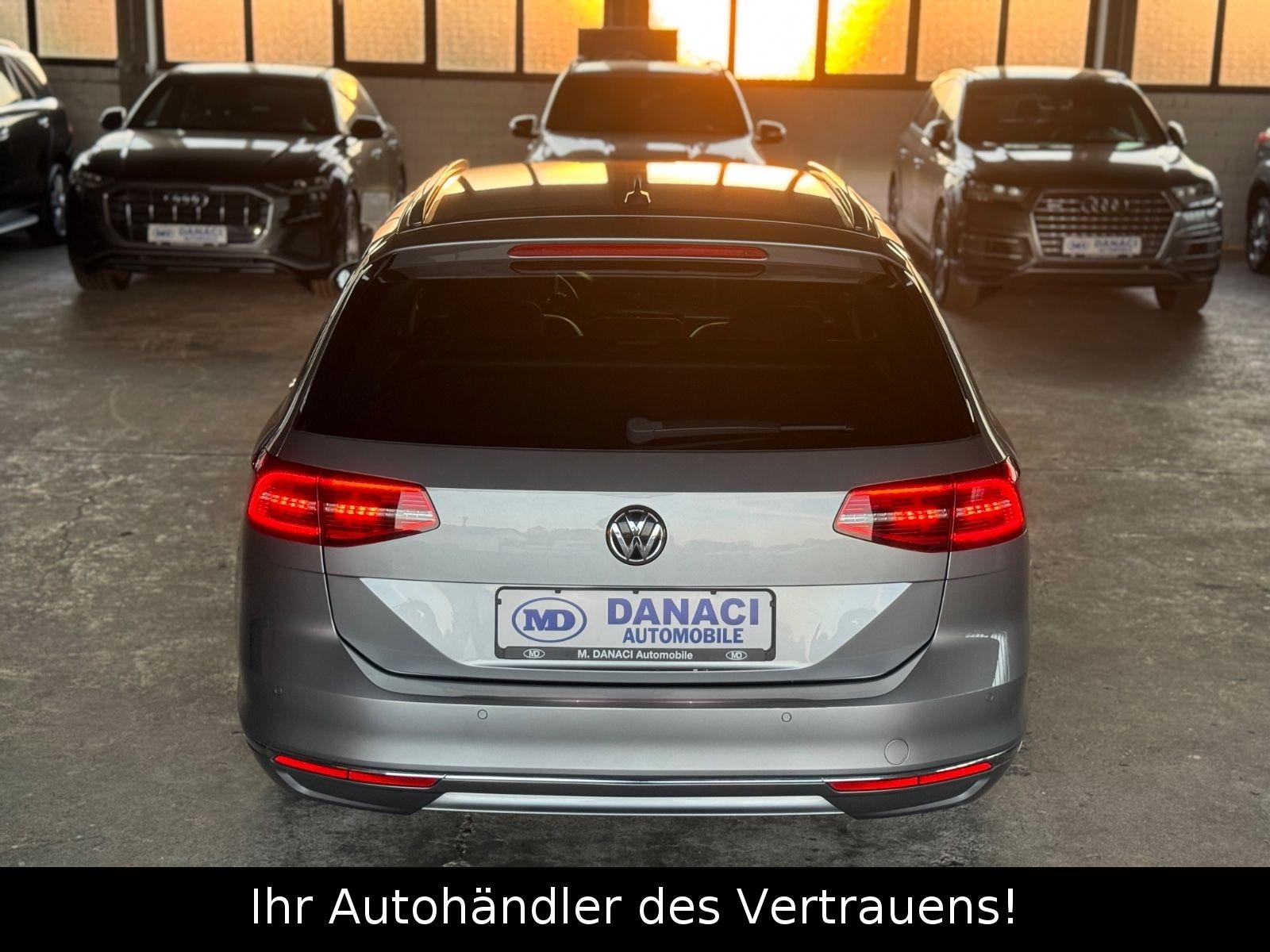 Volkswagen Passat Variant Highline ACC*Kamera*AHK*LED*Alcan