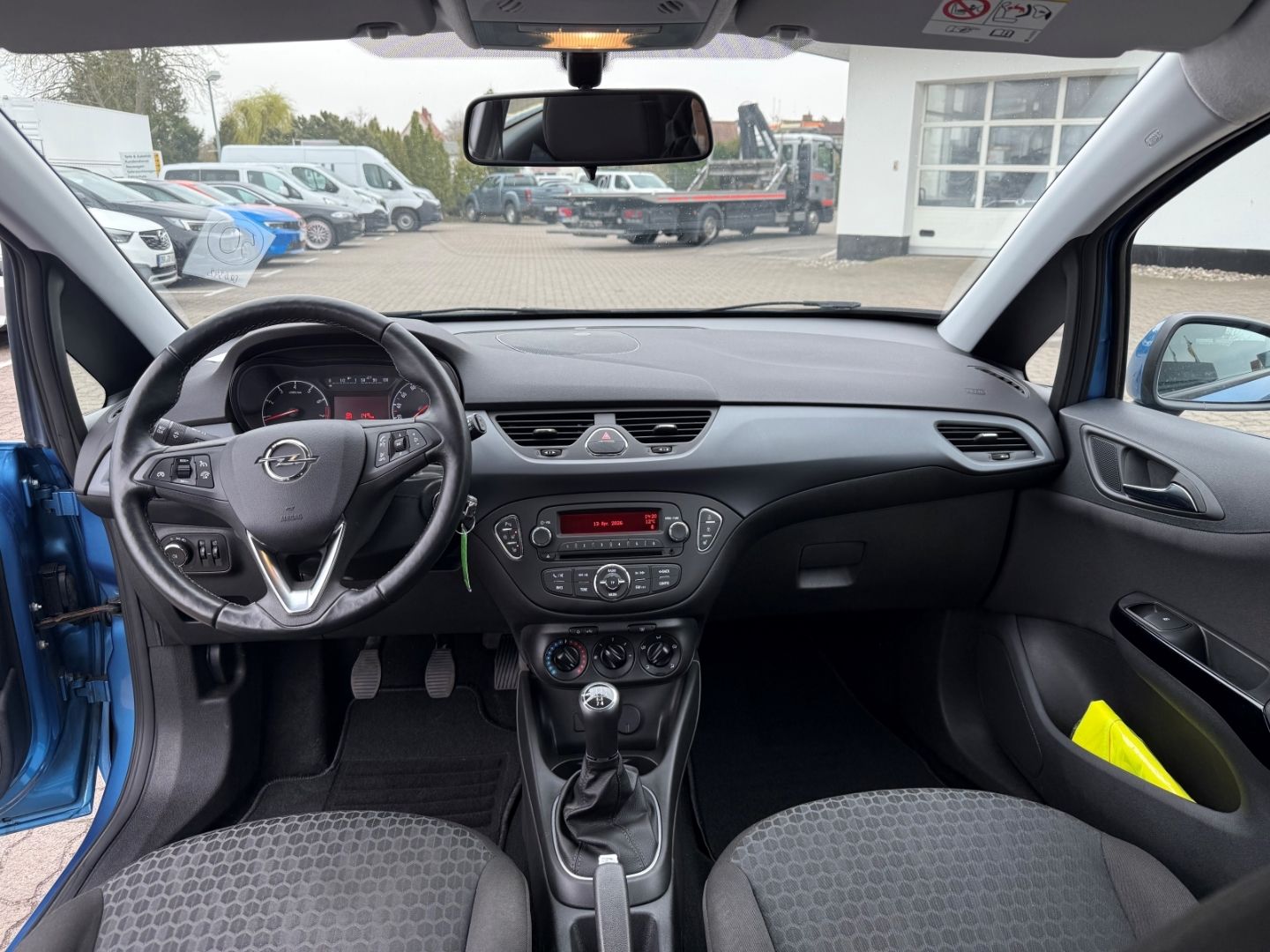 Fahrzeugabbildung Opel Corsa E Edition SHZ+LHZ+PDC