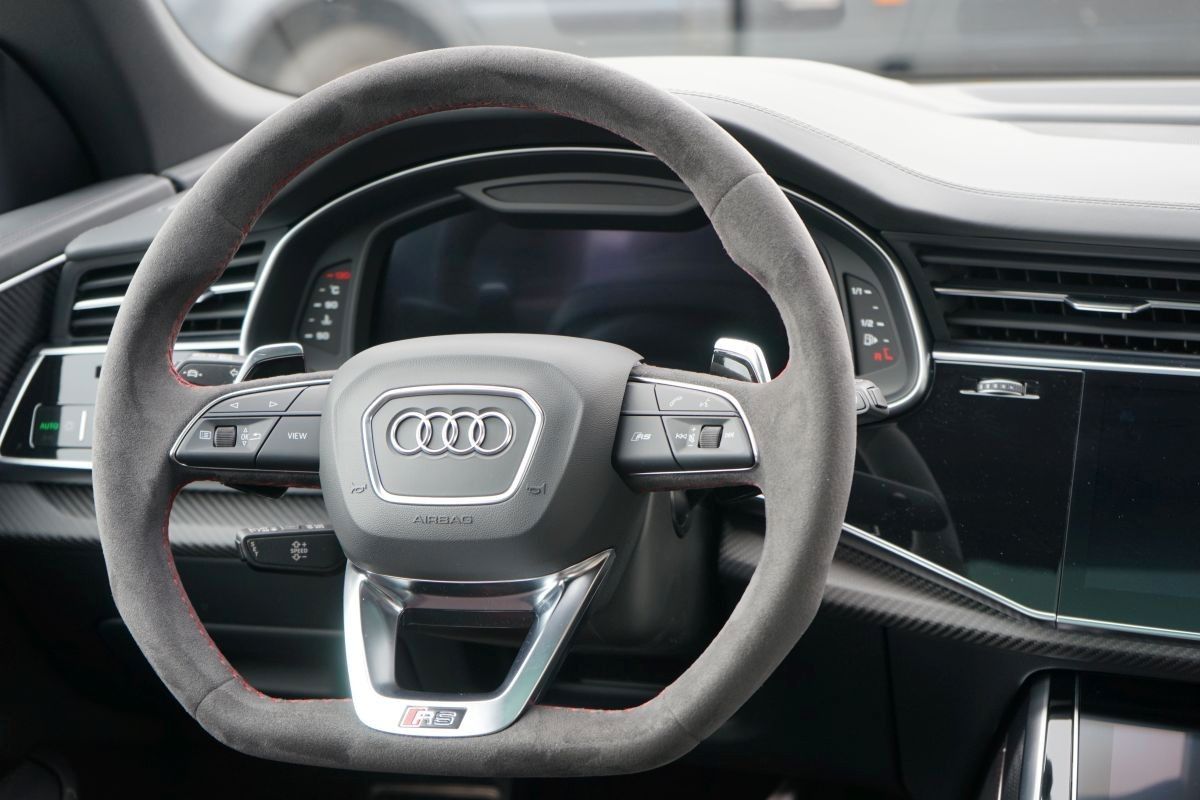 Fahrzeugabbildung Audi RSQ8 Performance 4.0 TFSI Quattro UVP 202700€