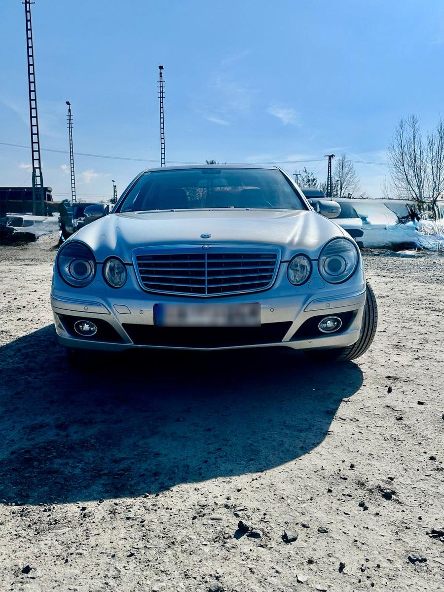 Mercedes-Benz E 320