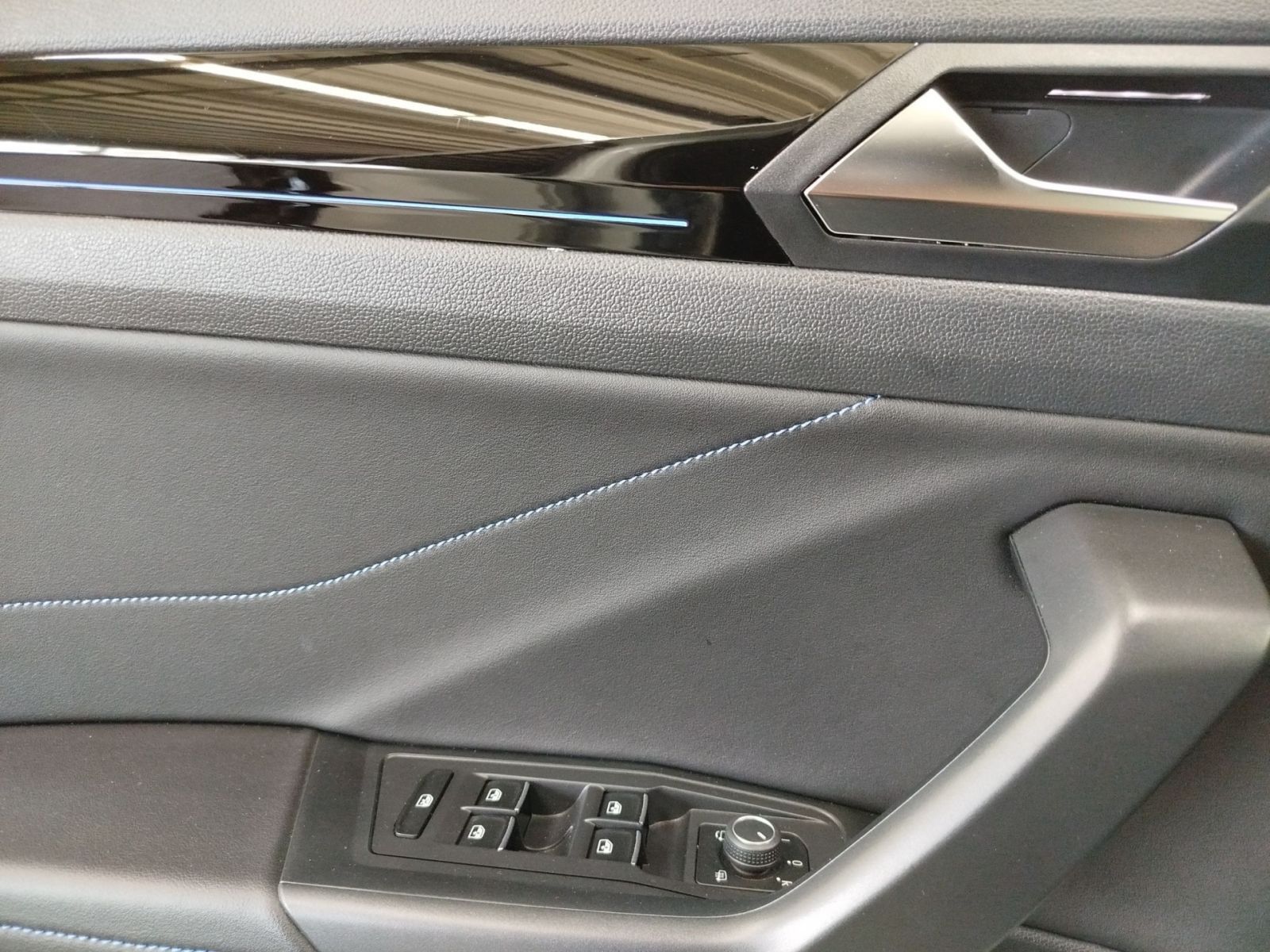 Volkswagen T-Roc - Bild 7