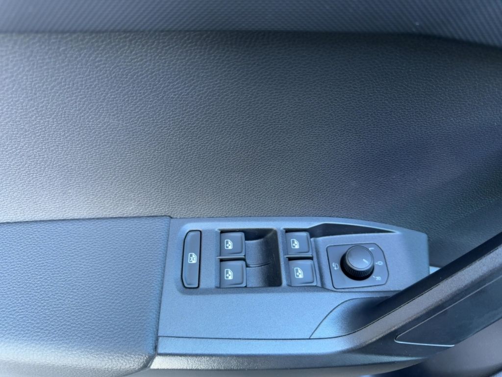 Fahrzeugabbildung SEAT Ibiza Style Apple CarPlay / Android Auto, SHZ
