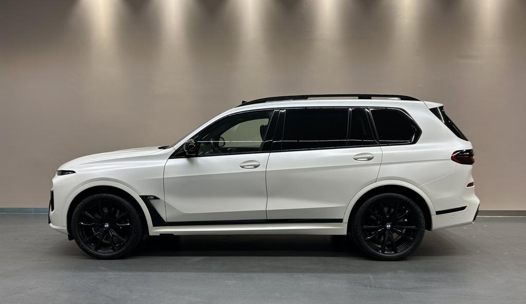 BMW X7 M60