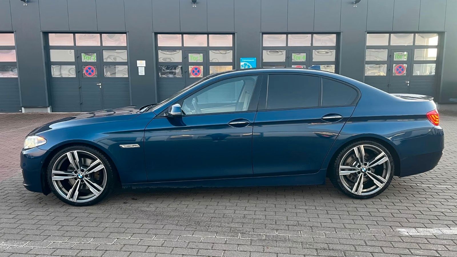 Fahrzeugabbildung BMW 535d Limousine *BI-XENON*KLIMA*
