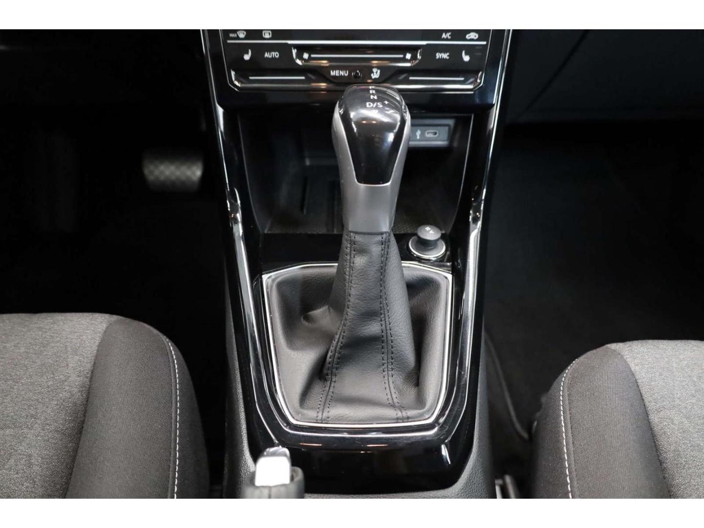 Volkswagen T-Cross 1.0 TSI Life DSG AHK/LED/ACC/PDC/SH, миниатюра 13