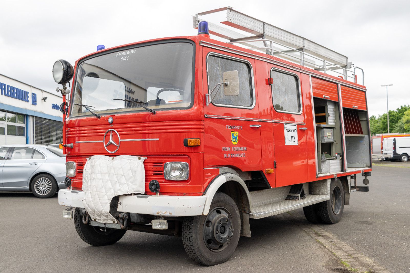 Fahrzeugabbildung Mercedes-Benz LF8 LPKF 608 Löschgruppenfahrzeug DOKA 9-SITZER