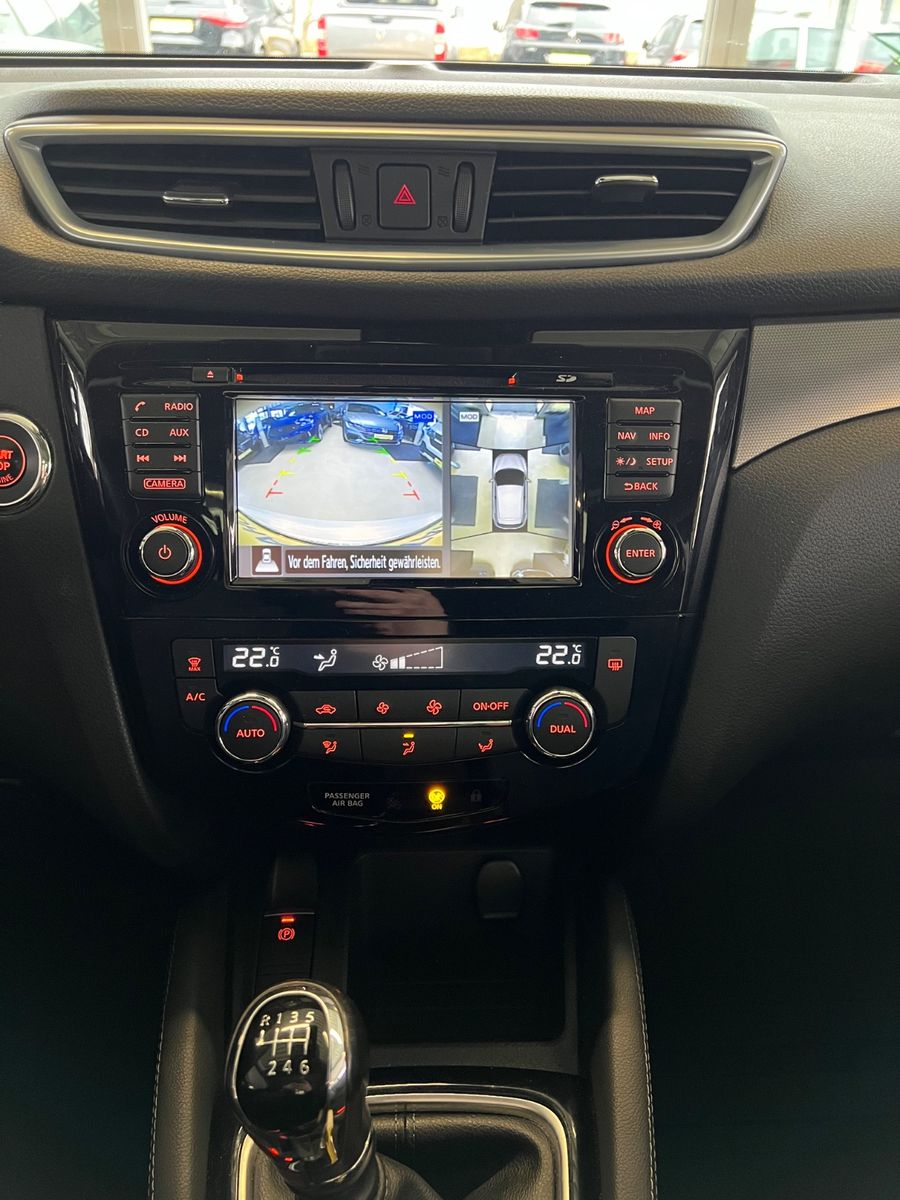 Fahrzeugabbildung Nissan Qashqai N-Connecta *1.HAND* NUR 22.005KM*