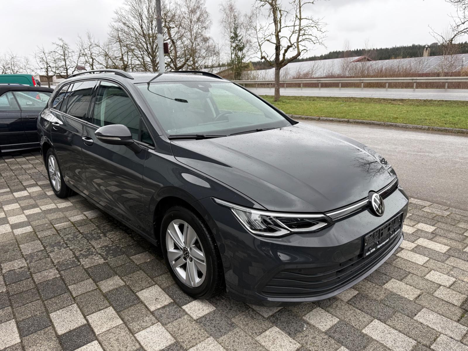 Volkswagen Golf VIII Variant Life