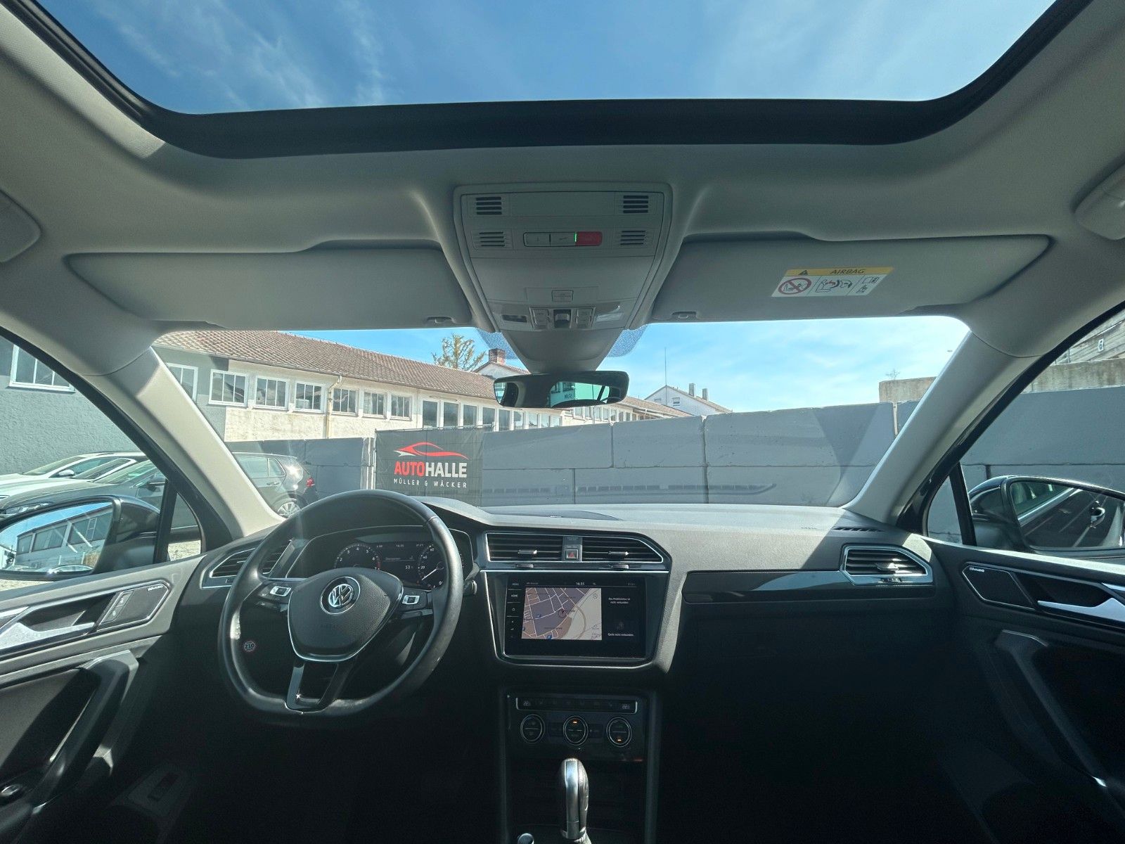 Fahrzeugabbildung Volkswagen Tiguan 2.0 TSI DSG Highline 4M Kamera Leder ACC