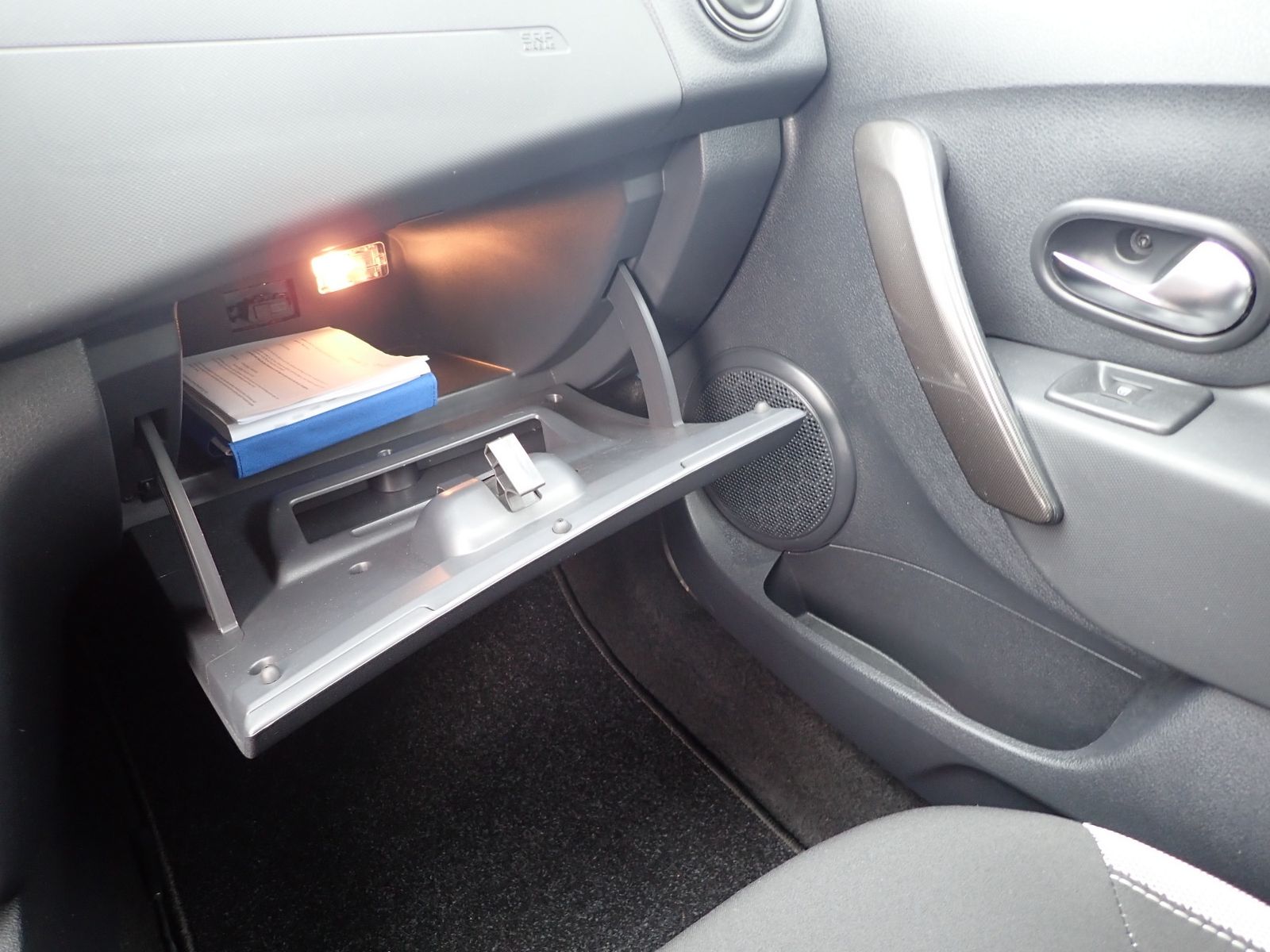 Fahrzeugabbildung Dacia Sandero STEPWAY TCe 90 ANNIVERSARY/NAVI/AHK/