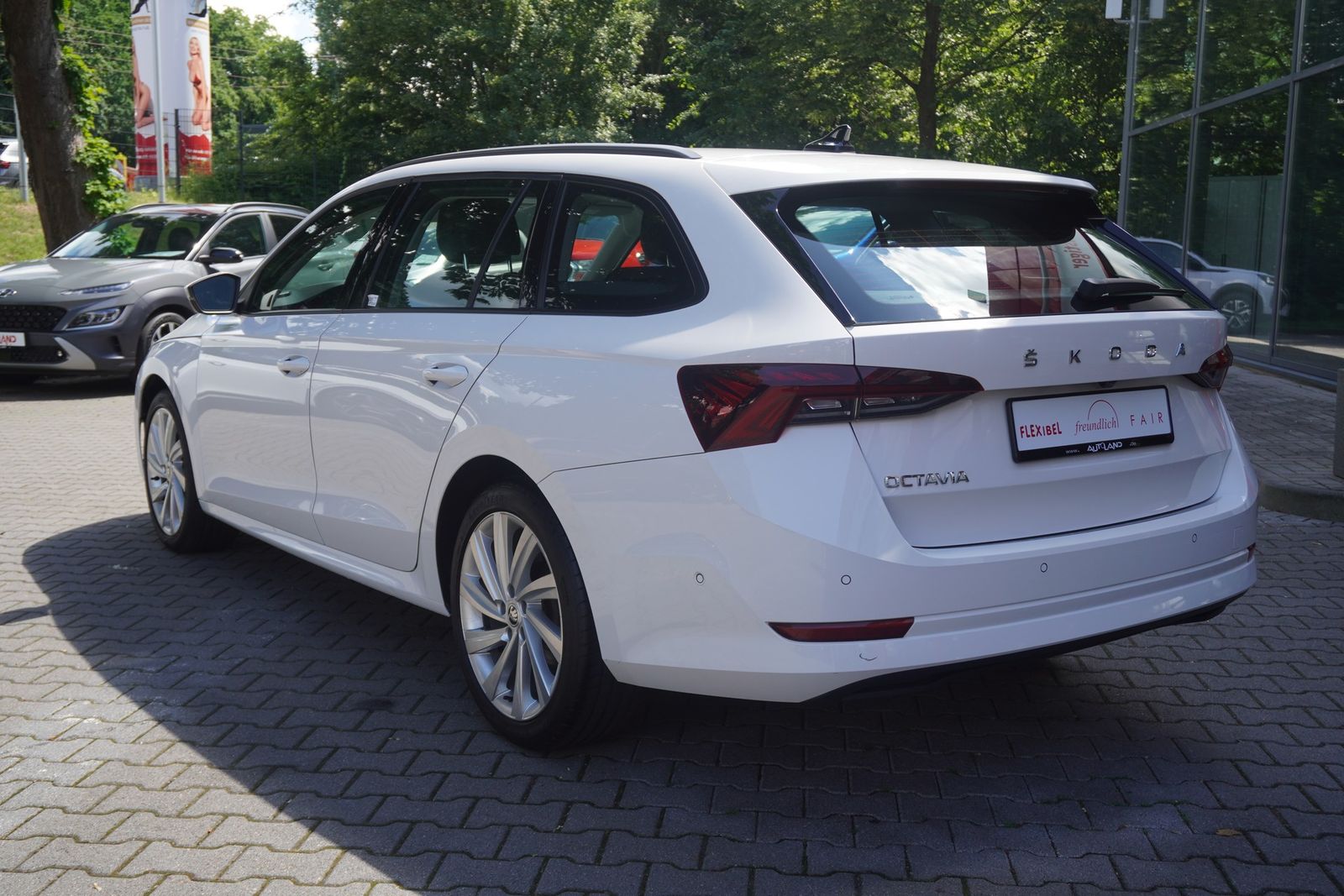 Skoda Octavia Combi 1.5 TSI First Edition ACC Kamera foto 8