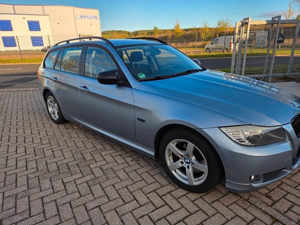 BMW 318 2009 — photo 5