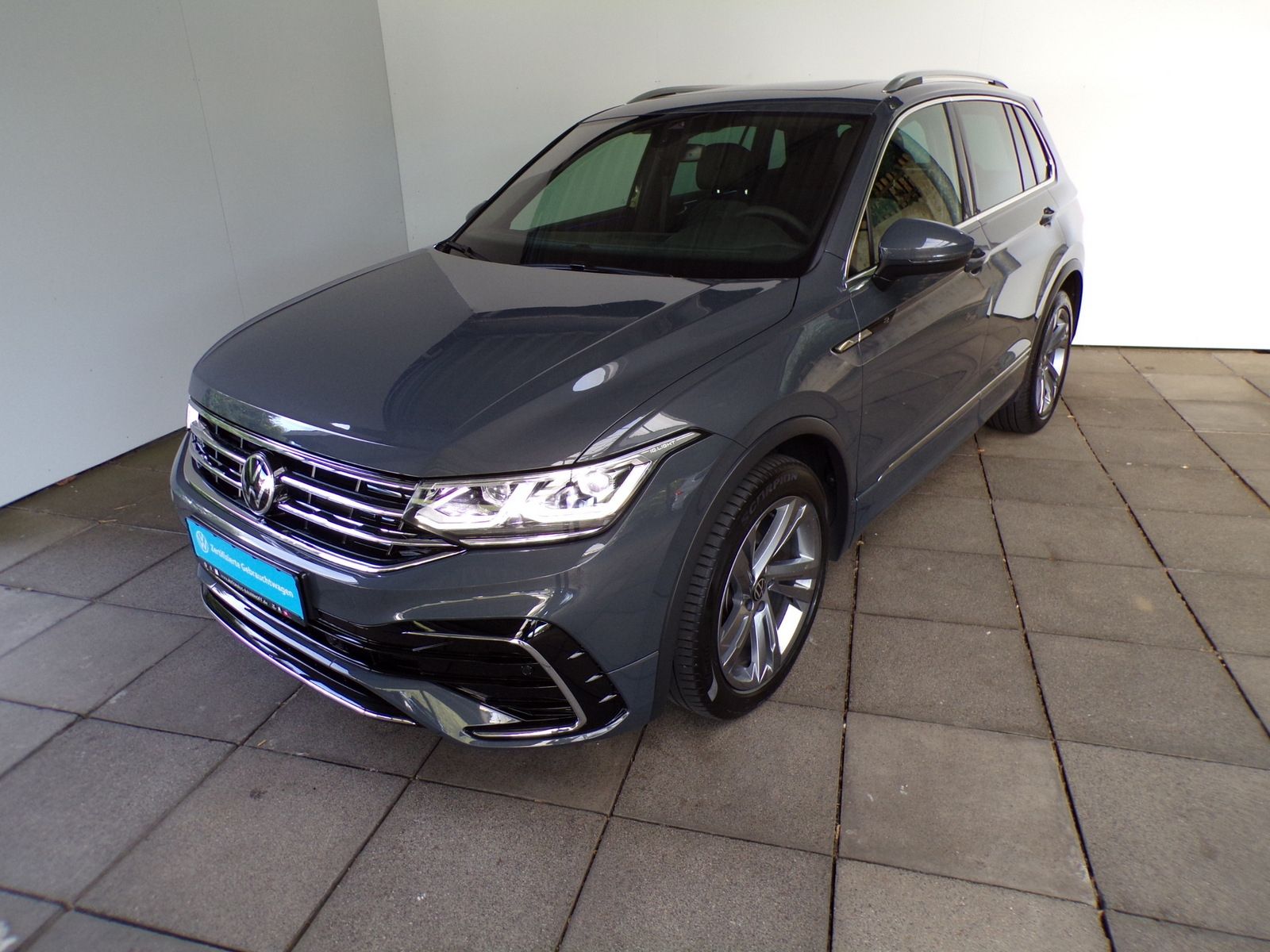 Volkswagen TIGUAN 2.0 TDI DSG R-LINE AHK PANO MATRIX foto 2