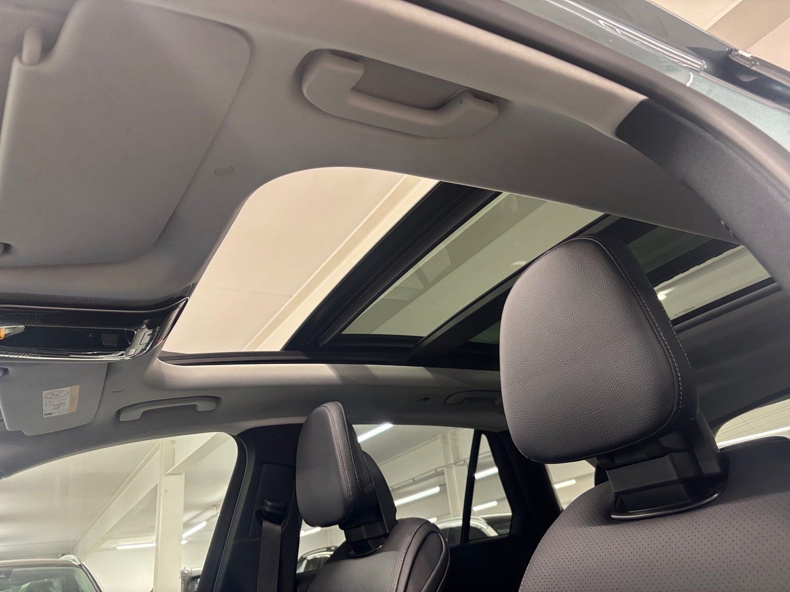 Fahrzeugabbildung Mercedes-Benz GLC 220 d 4M Avantgrade*AHK*Pano*Distro*360°*Tot