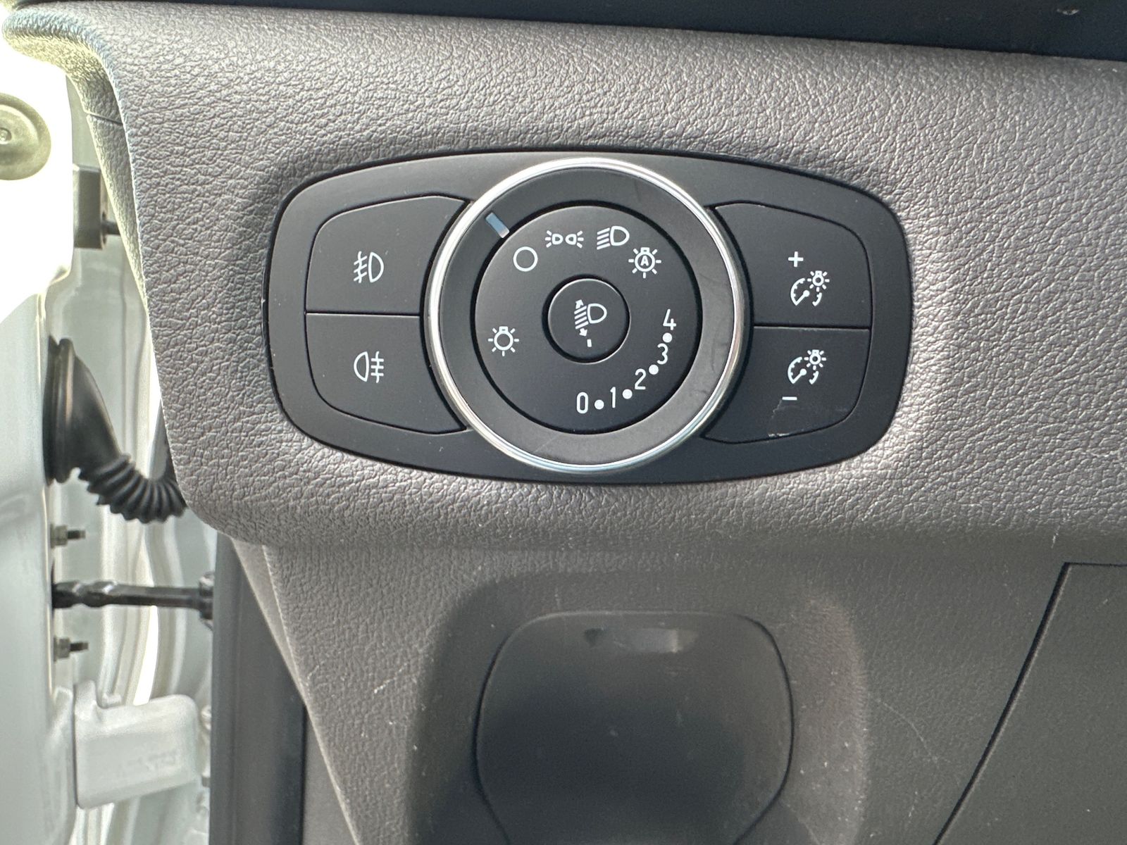 Fahrzeugabbildung Ford Transit Custom 300 L2 NAV+KLIMA+PDC+SHZ+CARPLAY