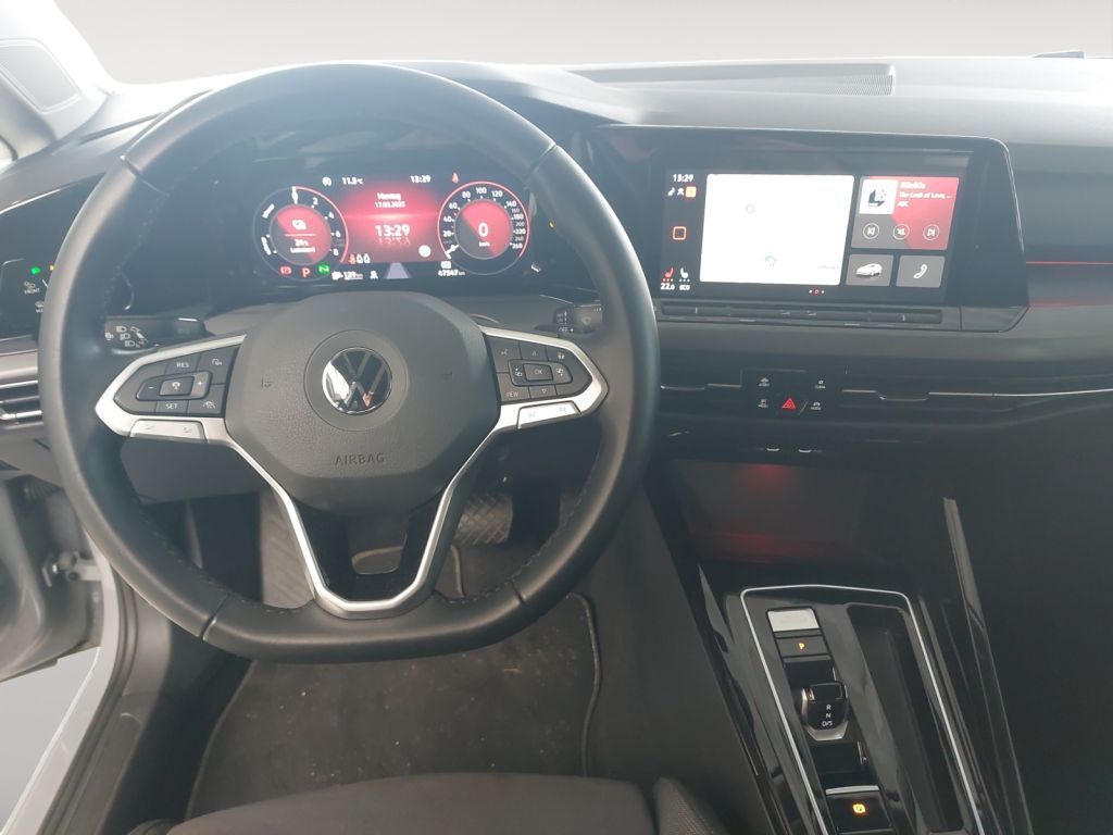 Fahrzeugabbildung Volkswagen Golf 1.4 eHybrid DSG Style LED-Matrix Anschlußga