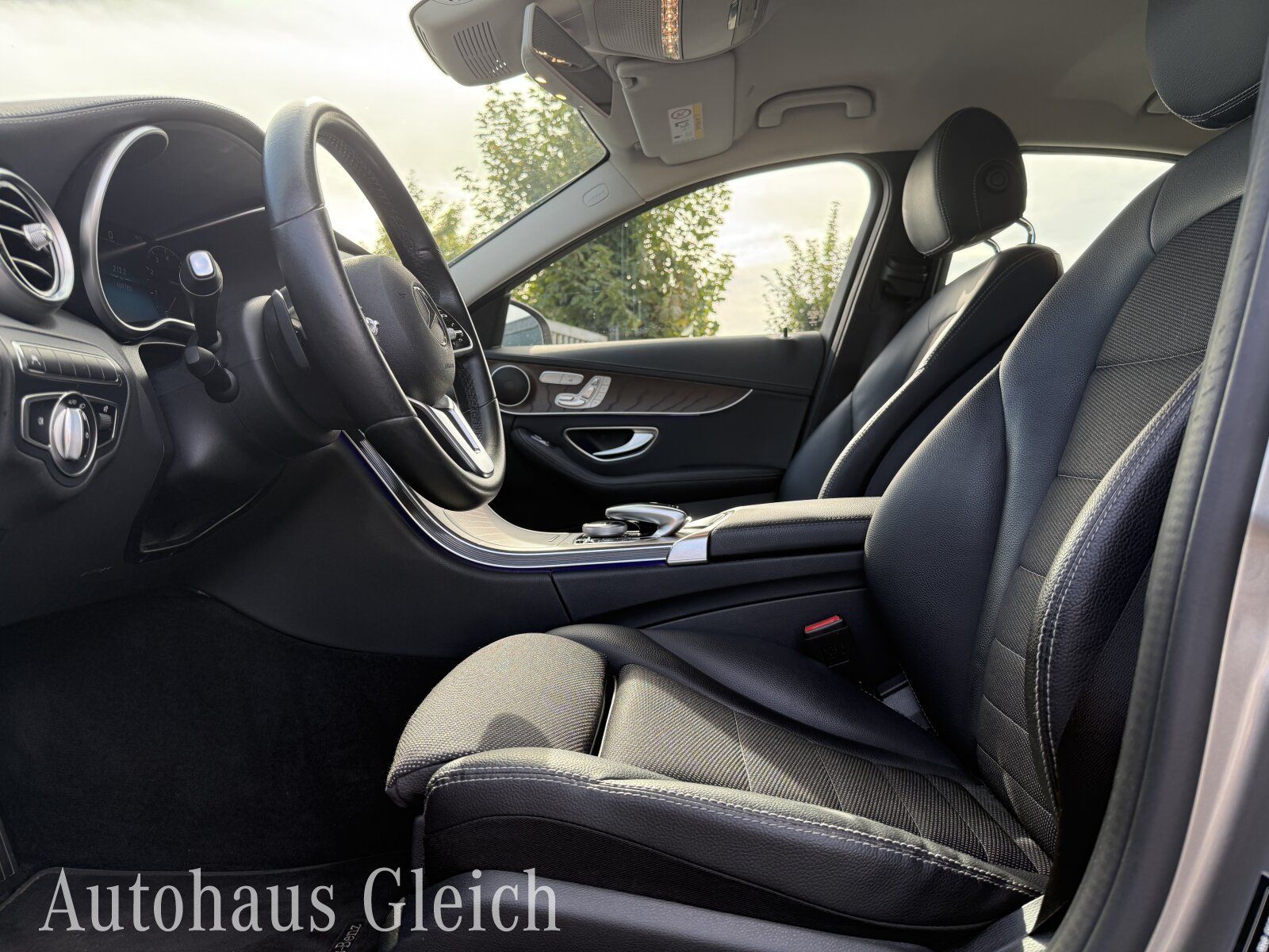 Fahrzeugabbildung Mercedes-Benz C 180 Avantgarde (EURO 6d-TEMP) COMAND APS/Navi