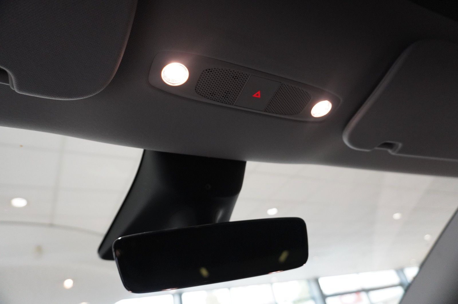 Fahrzeugabbildung Tesla Model Y LONGRANGE DUAL-MOTOR NAVI/KAMERA/DAB/AMD